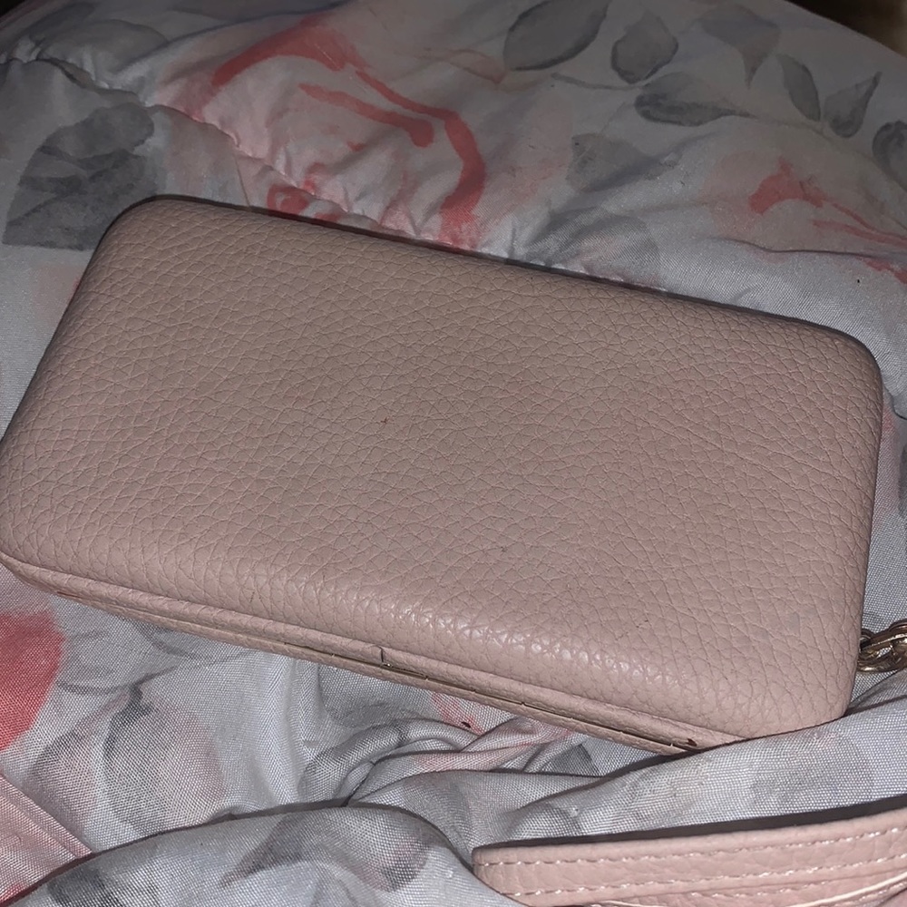 Pink Wallet - Picture 4 of 4